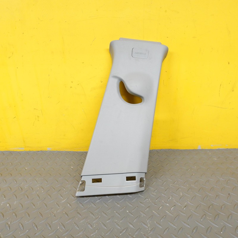 2017-2023 CHEVROLET BOLT EV RIGHT SIDE B PILLAR UPPER TRIM COVER TRIM OEM