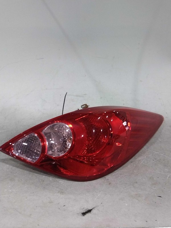 2009 Nissan Versa Right Tail Light Assembly OEM 116037 - 126K Miles