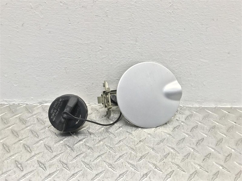 2004-2009 DODGE DURANGO FUEL FILLER DOOR LID & CAP SILVER OEM 55362289AA