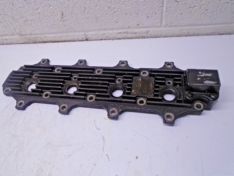 G4 F665995 COVER Cylinder HeadChrysler mercury force 120hp 125hp