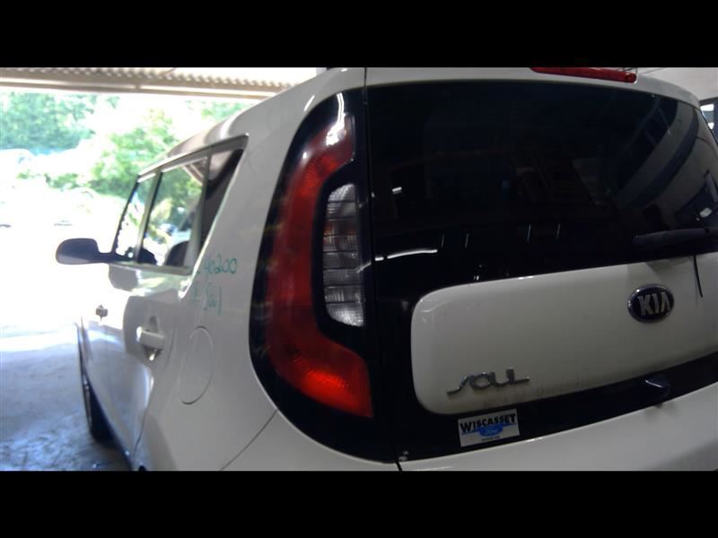 Driver Left Tail Light Model Incandescent Fits 14-19 SOUL 1375969