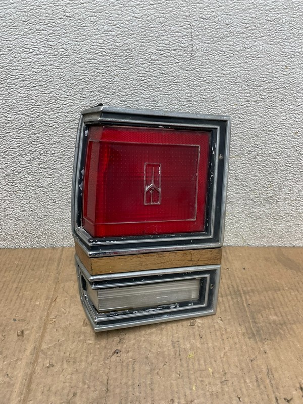 1986-1989 Oldsmobile Cutlass Cruiser Left Driver Side Tail Light AA6562