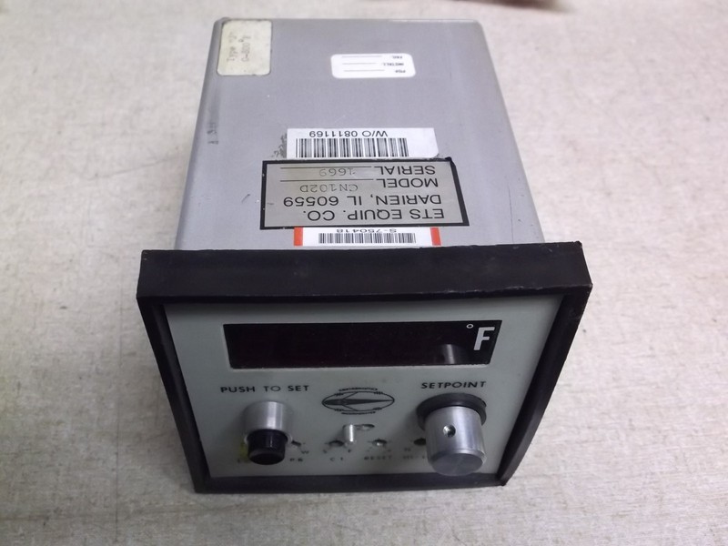 ETS Equipment Co. CN102D Temperature Controller Type J 0-800 Degree *FREE SHIP*