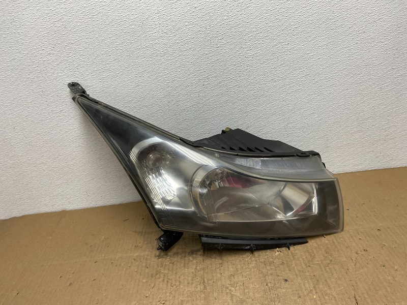 2011 to 2015 Chevrolet Cruze Halogen Right Passenger Rh Headlight Oem AB8530 DW