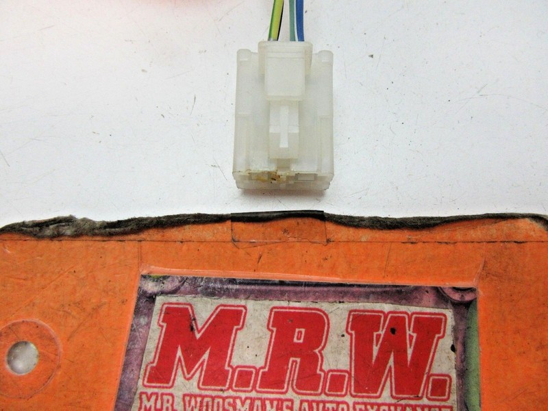 WIRE PLUG CONNECTOR PIGTAIL HARNESS END CLIP OFF REAR WIPER MOTOR HATCH TAILGATE
