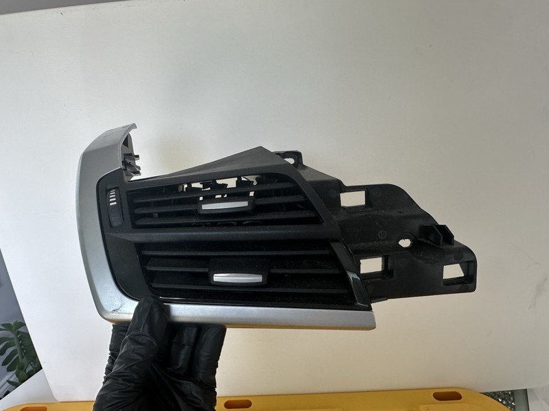 2015-2019 BMW X5DASH LEFT SIDE OUTER AIR VENT GRILLE BEZEL OEM 9270516