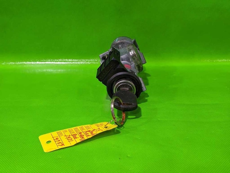 05-09 MUSTANG IGNITION SWITCH CYLINDER HOUSING W/KEY OEM 4469-5