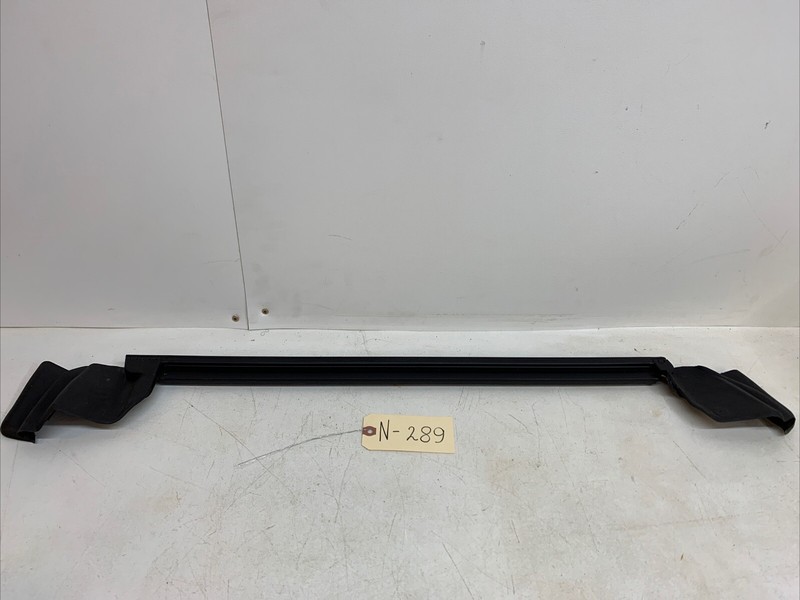 20-23 TESLA Y REAR LEFT DOOR WINDOW INNER BELT WEATHERSTRIP 1500064-00-D 289 U8