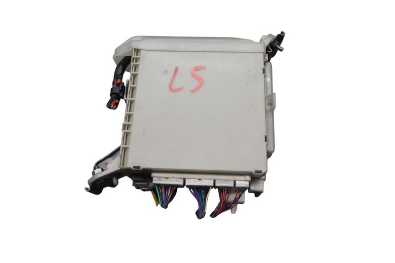 07-12 Lexus XF40 LS460 Trunk Fuse Box Relay Junction Unit 82670-50120-A OEM