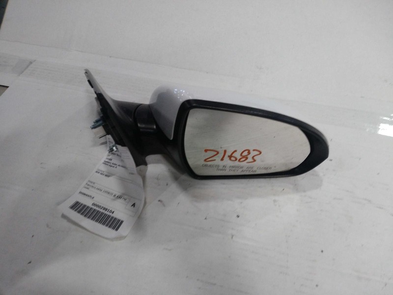 2017 Hyundai Elantra Right Door Mirror Assembly White OEM 651126 73K Miles