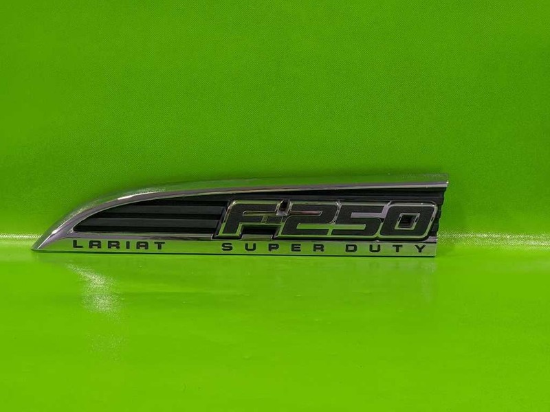 11-16 F250SD LARIAT DRIVER LEFT FRONT FENDER EMBLEM OEM 4009-21
