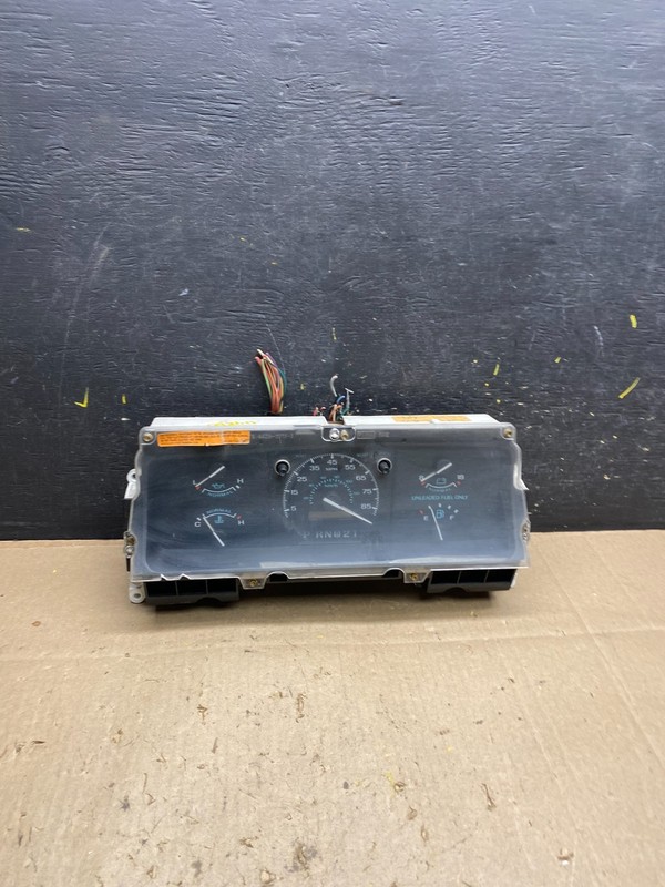 1996 Ford E150 E250 GAS Gauge Speedometer Cluster U4860 DG