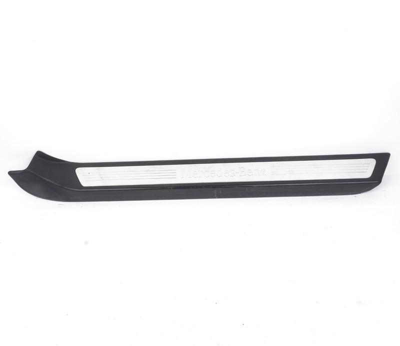 2010 - 2017 Mercedes E350 E550 Convertible Left Door Sill Scuff Plate Trim OEM