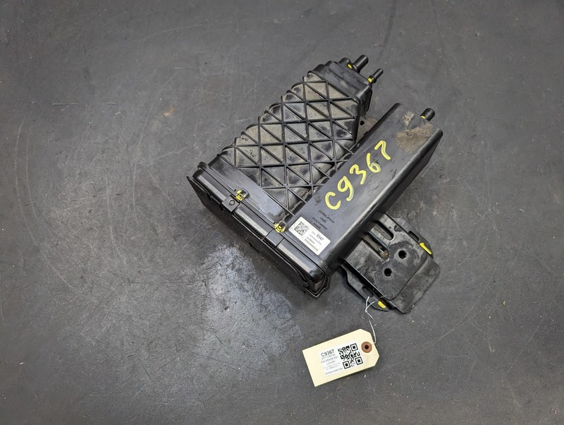 Fuel Vapor Canister 6.2L 2017 Cadillac Escalade ESV 84106547 2018 2019 2020 2021