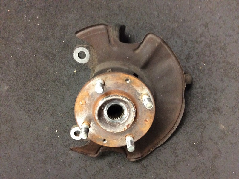84 85 86 87 CRX, Civic Left Front Suspension Steering Knuckle Spindle Hub OEM