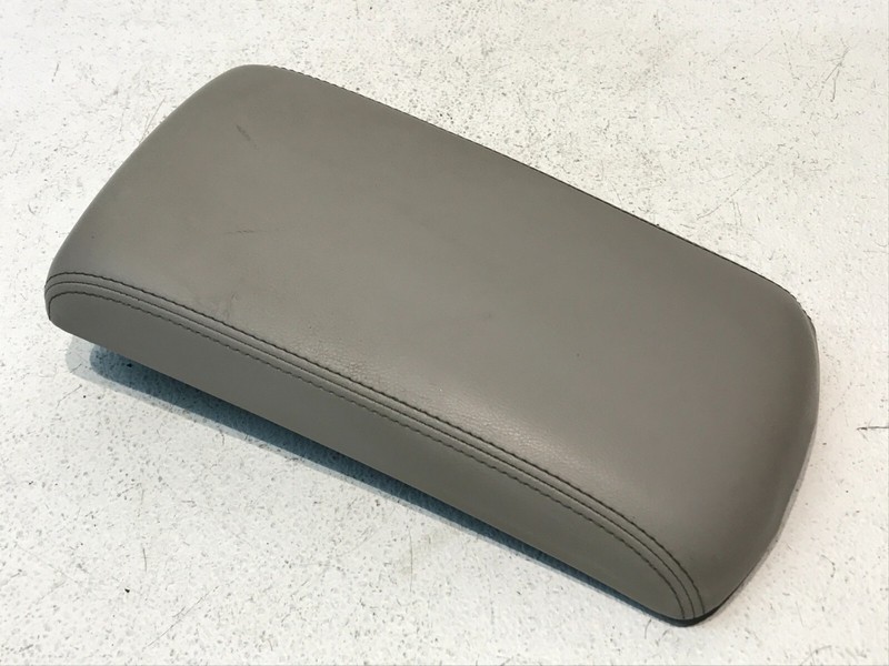 08-13 NISSAN ROGUE FRONT CENTER CONSOLE LID ARMREST ARM REST TOP GRAY OEM
