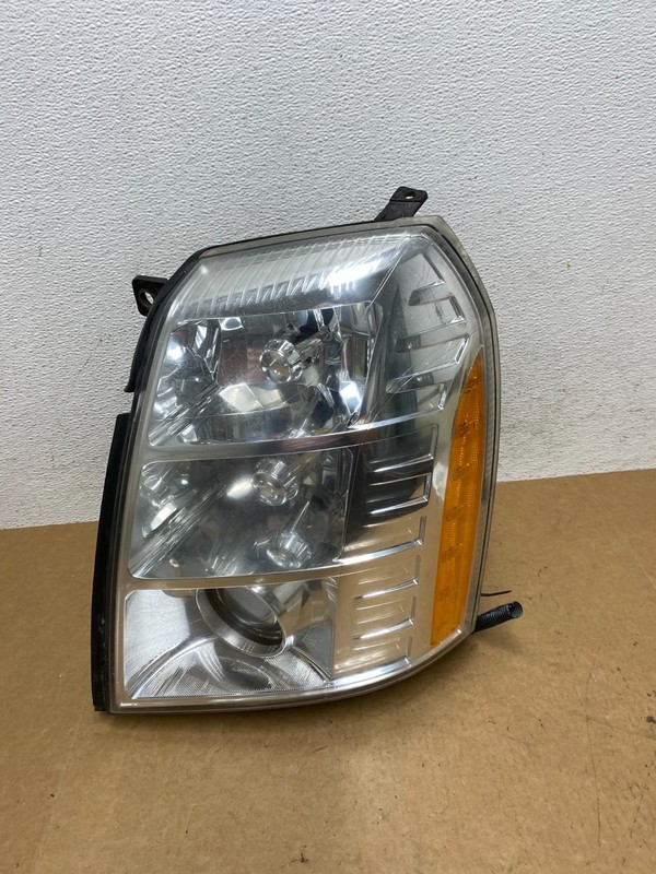 2007 - 2014 Cadillac Escalade Left Driver LH Side Xenon HID Headlight AE3042 DW