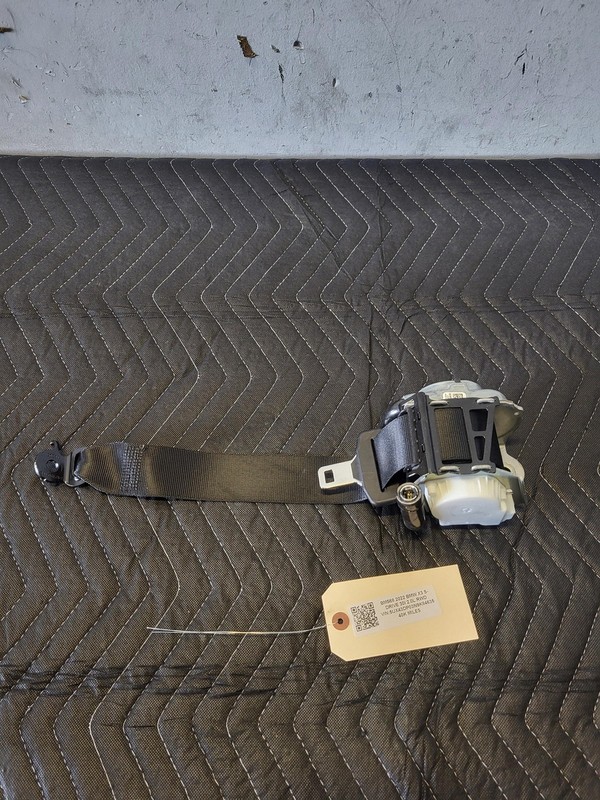 Used Oem BMW 2nd Row Left Driver Rear Seat Belt Retractor for 2018-2023 X3 30i