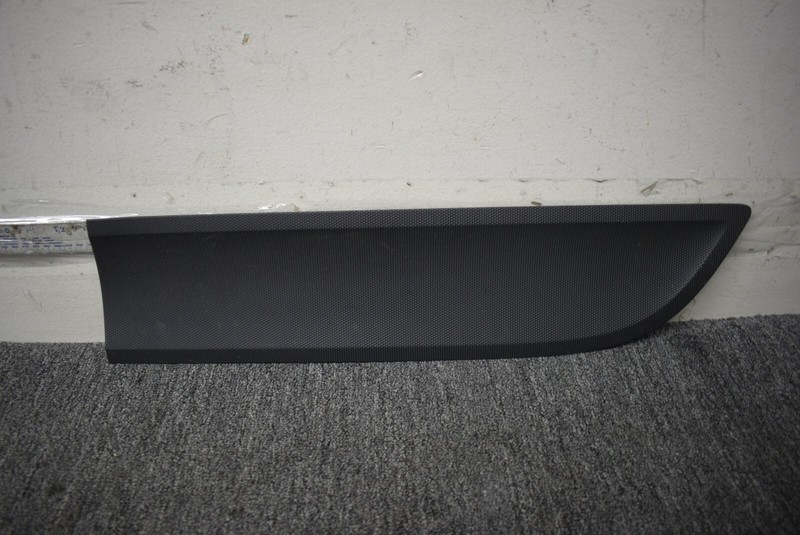 2014-2016 PORSCHE MACAN LEFT SIDE DOOR MOLDING FACTORY OEM