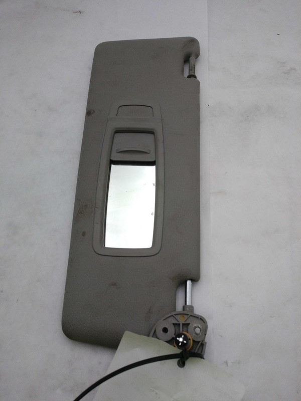Used Right Sun Visor fits: 2009 Bmw X5 illuminated w/o M-aerodynamic package Rig