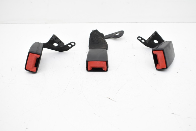 2010 Mercedes W204 C300 Rear Seat Belt Buckle Set of 3 OEM KW21
