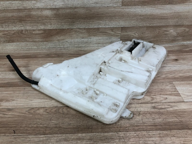 BMW OEM 740 750 760 528 535 550 M5 FRONT WINDSHIELD WASHER FLUID RESRVOIR TANK 2