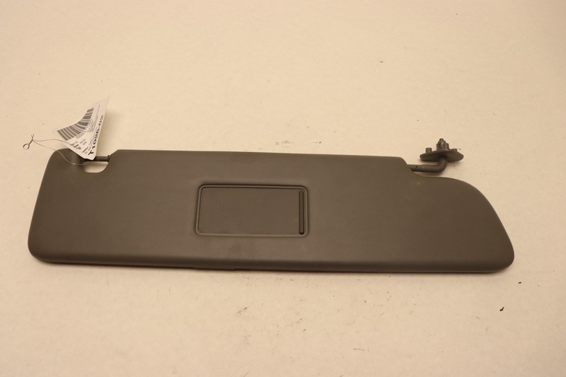 2018-2023 PETERBILT 579 PACCAR UPPER RIGHT PASSENGER SUN VISOR SHADE OEM