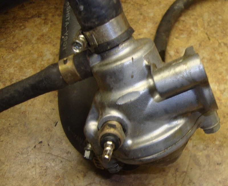 1999 Honda CBR600F4 CBR 600 F4 CBR600 Engine Thermostat Housing Cooling Motor 99