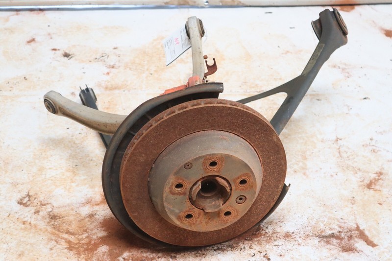 2013-2018 PORSCHE CAYENNE GTS REAR LEFT SPINDLE KNUCKEL WHEEL HUB ASSEMBLY OEM