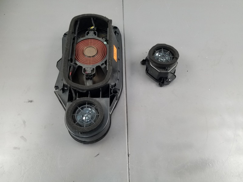 2011 Mercedes Benz AMG E 63 Rear Subwoofer / Speakers #8509 H5