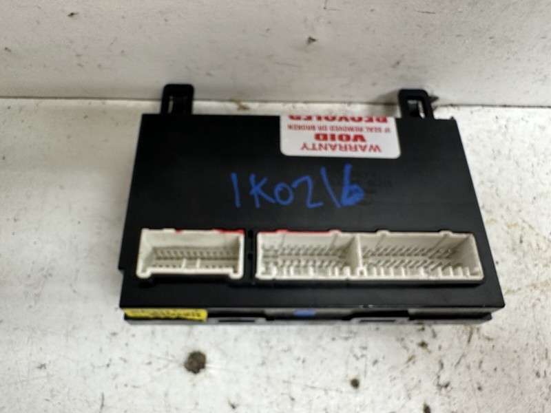 2009-2012 Hyundai Genesis Sedan Heater Temperature Module Used OEM 972553MXXX