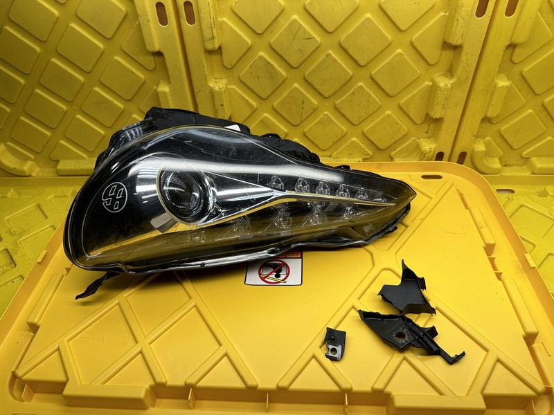 2017 - 2020 Toyota 86 Left Driver Headlight Assembly LED OEM