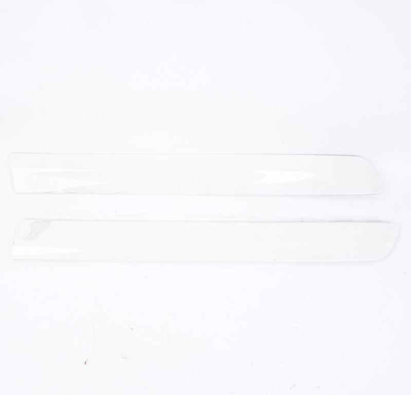 2006-2013 VOLVO C70 REAR QUARTER MOLDING TRIM LEFT & RIGHT SET OEM WHITE