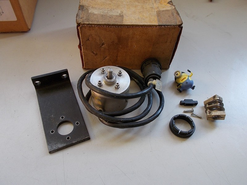 Optical Shaft Encoder Model 882-2000/2510-1BLB-TT-ID *FREE SHIPPING*