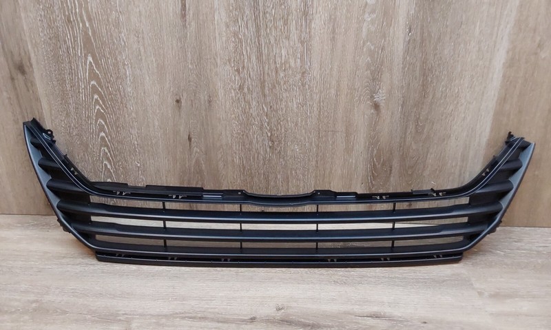 2017-2019 Honda CR-V Mesh Front Grille OEM Part# 71123-THRA-AO