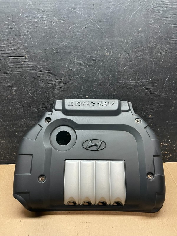 2002 to 2005 Hyundai Sonata 2.4L Engine Trim Cover OEM Y9488DG