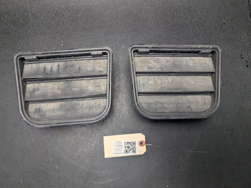 2PC Rear Quarter Panel Pressure Vent Grilles Set 2015 Volvo S60 2014 2016 - 2018