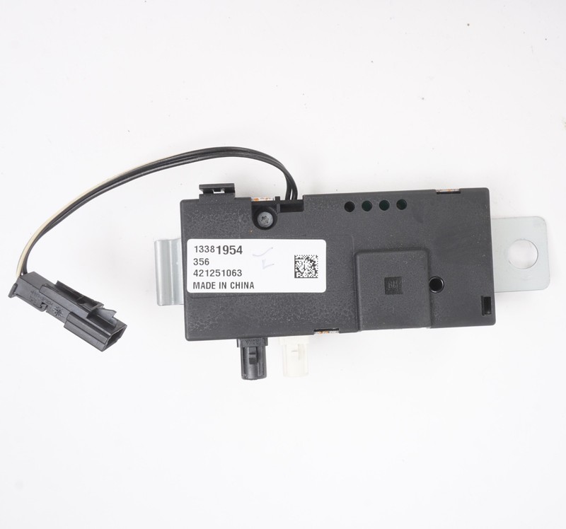 2016 - 2019 Buick Cascada Radio Antenna Amplifier Control Module Unit OEM
