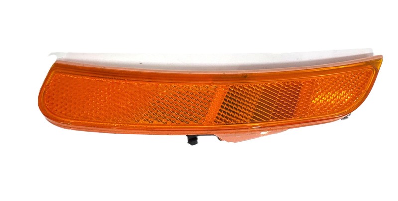 2017-25 Chrysler Pacifica RH Passenger Marker Lamp Bumper Mounted 68229422AA OEM