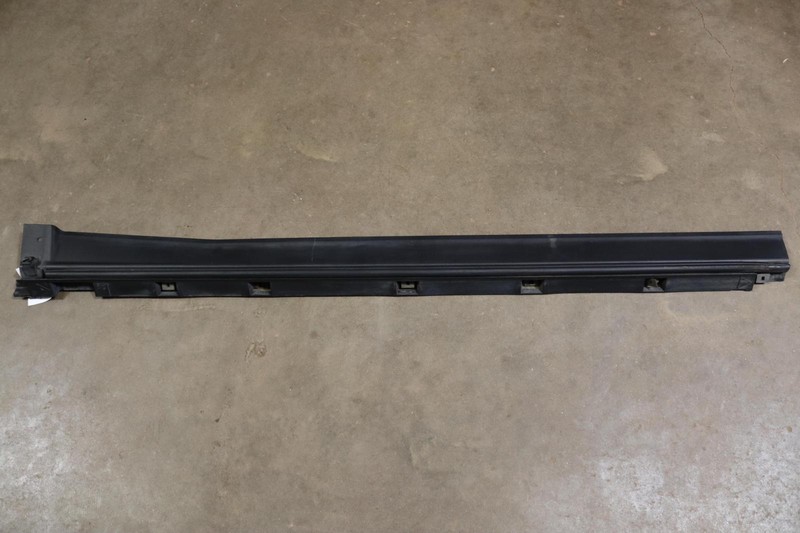 2011-2019 FORD EXPLORER RIGHT PASSENGER SIDE ROCKER MOLDING PANEL OEM