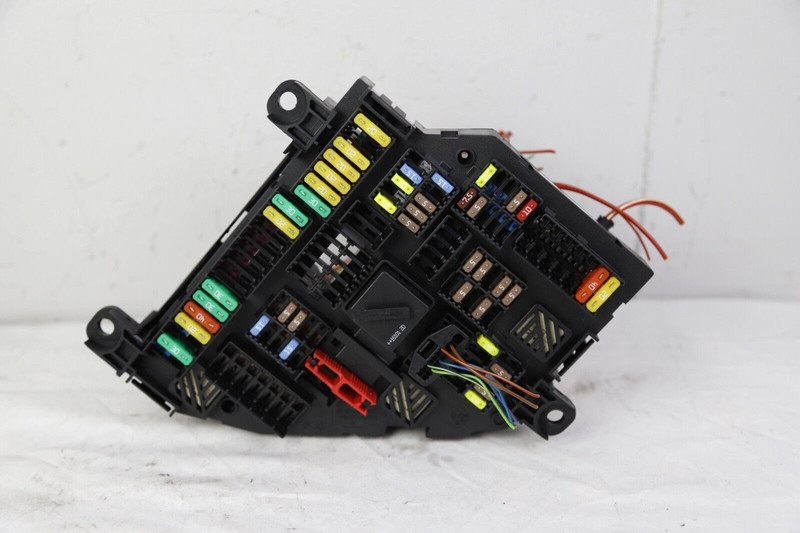 2015 - 2017 BMW X3 F25 REAR POWER DISTRIBUTION FUSE BOX CONTROL MODULE OEM