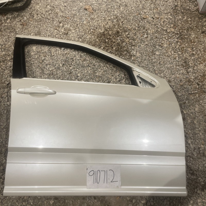 04-06 Cadillac SRX Passenger Right Front Door1278791