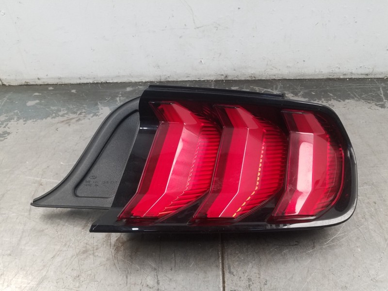2020 Ford Mustang Shelby GT500 Right Tail Light #1864 V1