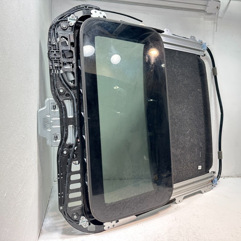 Honda Pilot Sunroof Frame Sunshade Window Glass & Motor Nh836L Gray 2016-18 OEM