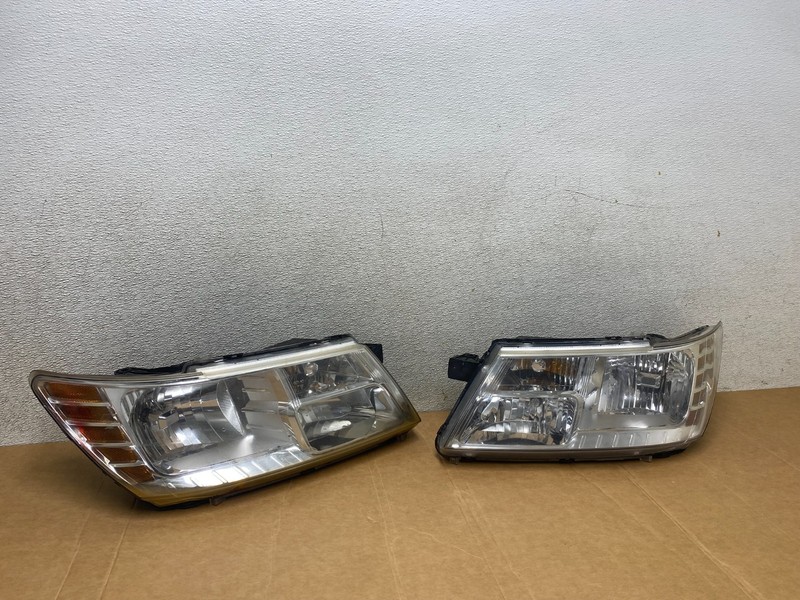 2009 to 2017 Dodge Journey Headlights Left+Right Set Halogen T1138 DW