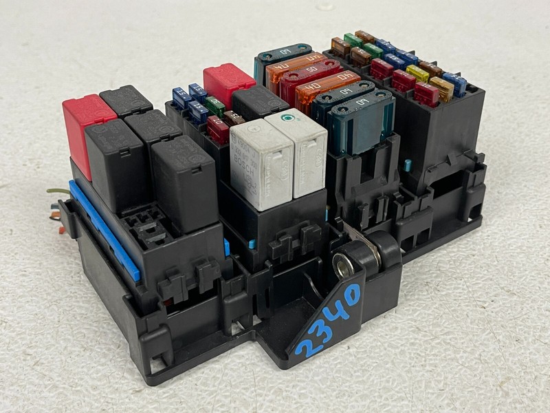 ⭐2003-2012 MASERATI QUATTROPORTE COMPLETE FRONT FUSE RELAY BOX OEM LOT2340