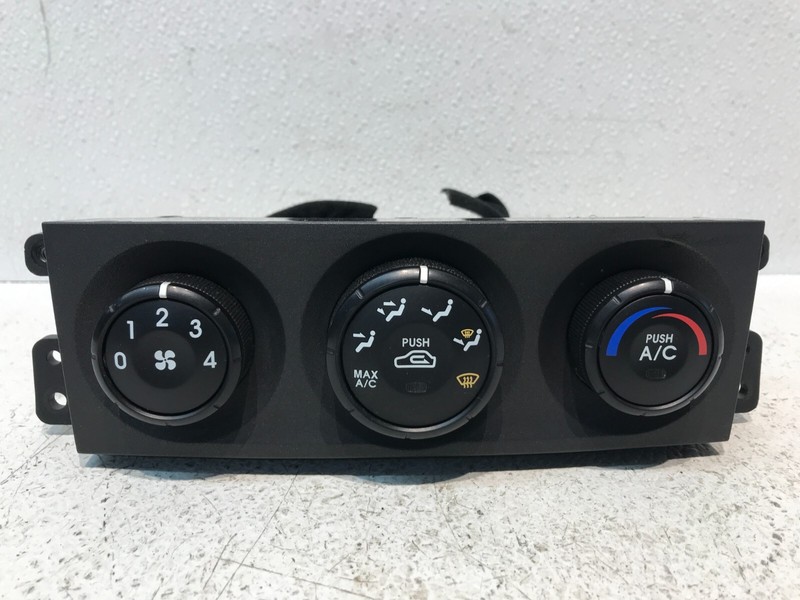 2003-2006 Kia Sorento A/C Heater Temperature Control OEM 97250-3E401