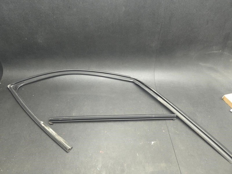 2PC Front Right Door Window Run + Belt Weatherstrip Set 2020 Infiniti Q50 14-24