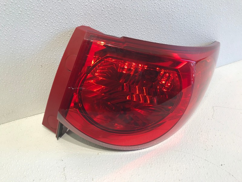 09-12 Chevy Traverse Passengers RH Right Outer Tail Light Break Lamp OEM