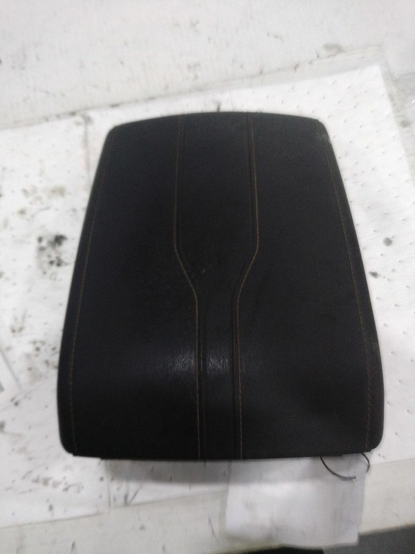 2019 Chevrolet Traverse White Door Armrest Used OEM Part 6464004 74000 Miles